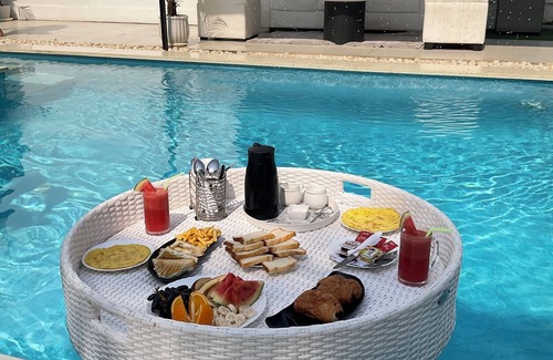 Maina Villa | Private Villa with Pool & Couple Jacuzzi