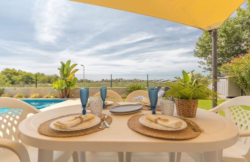 Riumar Villa | Private Villa with private pool, WIFI, A/C, TV, patio, pets allowed, panoramic view, parking