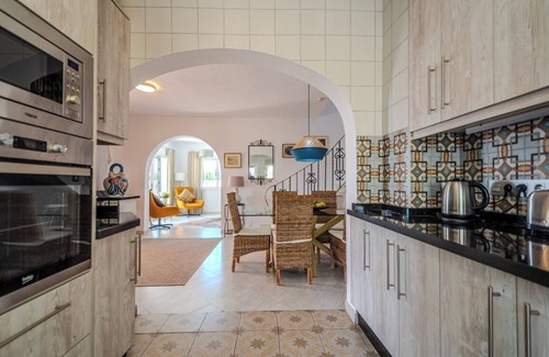 Ventanicas-El Cantal Villa | PRIVATE VILLA WITH STUNNING SEA VIEWS, HEATED POOL, 5 MINS WALK TO THE BEACH 🌊