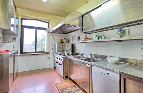 Anghiari Villa | Private Villa with WIFI, private pool, TV, balcony, pets allowed, panoramic view, close to Arezzo