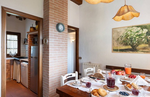 Pedona Villa | Private Villa with WIFI, private pool, TV, patio, pets allowed, panoramic view, close to Viareggio