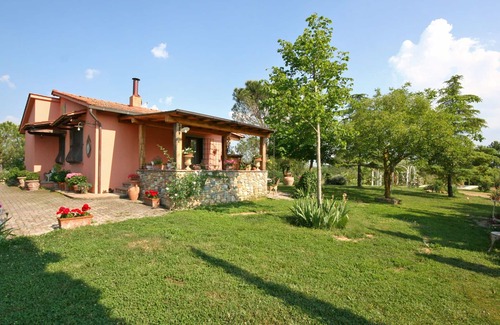 Certaldo Villa | Private Villa with WIFI, private pool, TV, patio, panoramic view, parking, close to San Gimignano