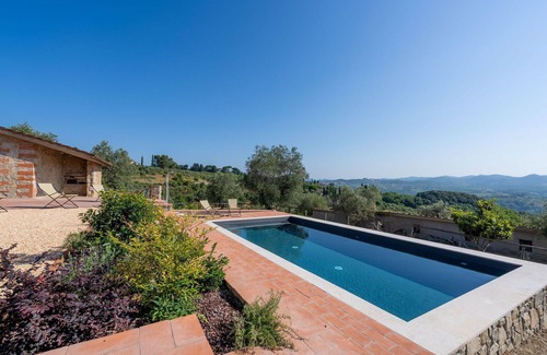 Castelnuovo Berardenga Villa | Private Villa with WIFI, A/C, private pool, TV, patio, pets allowed, panoramic view, parking