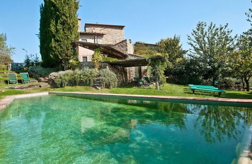 Radda in Chianti Villa | Private Villa with WIFI, private pool, TV, terrace, panoramic view, close to Greve In Chianti