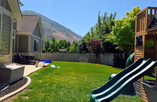 Cedar Hills House | Private Walkout basement, Brand new, Quiet & Spacious