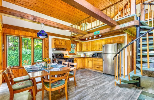 Glover House | Private WATERFRONT Cottage directly on "Quiet Water" ~ No motors!