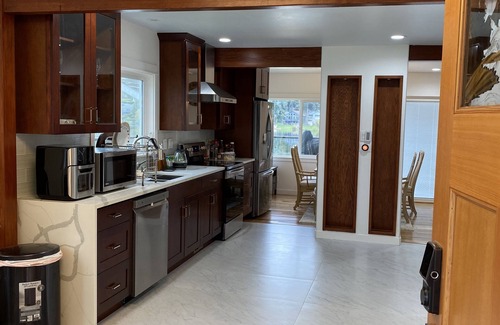 Federal Way House | Private waterfront houses, low dock