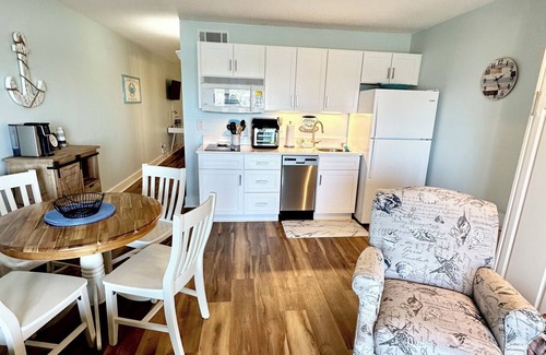 Wrightsville Beach Apartment | Private Wrightsville Beach Retreat - Channel View!