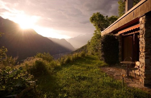 Cavagnago House | Private, yet so close to the action!