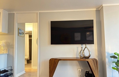 Waikiki Condo | Private1BR @Waikiki Max 6! near Ala Moana Center!