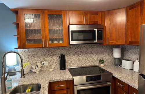 Waikiki Condo | Private1BR @Waikiki Max 6! near Ala Moana Center!