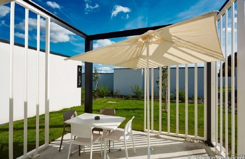 Le Gavre House | Privatif family cottage, heated and covered swimming pool next to a huge forest