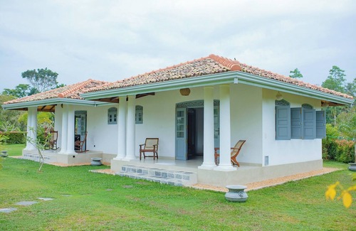 Hikkaduwa Villa | Privet Bungalow Oak Tree