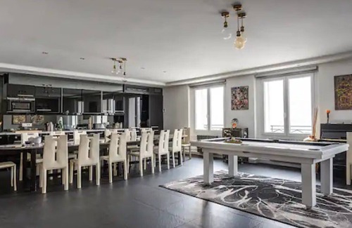 Paris City Center Apartment | Privileged riverside spot views of the Île de la Cité from every room-St Germain