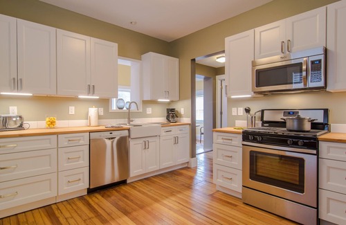 Cleveland Heights Other | ★ Professionally remodeled century home minutes from the clinic & Downtown!