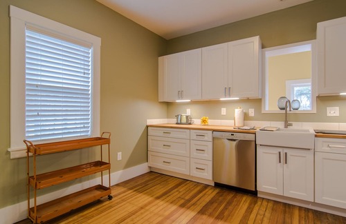Cleveland Heights Other | ★ Professionally remodeled century home minutes from the clinic & Downtown!