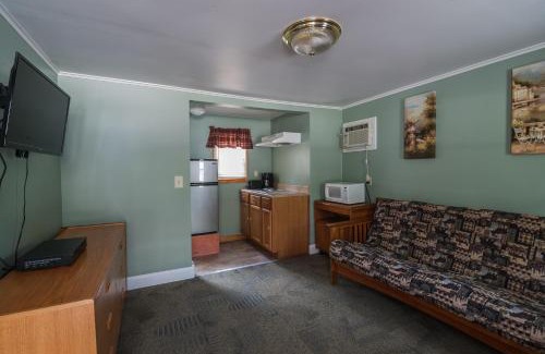 Lincoln Hotel | Profile Motel & Cottages
