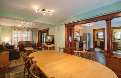 Lincoln Hotel | Profile Motel & Cottages