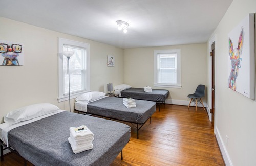 Rochester House | PROMO 5% WEEKLY/10% MONTHLY 💫Charming Steps to Strong/UofR by Airport/Dwnt/RIT