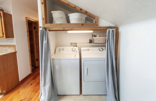 Larkspur Apartment | PROMO 5% WEEKLY AND 10% MONTHLY DISCOUNT! Mountain Hideaway Near Palmer Lake.
