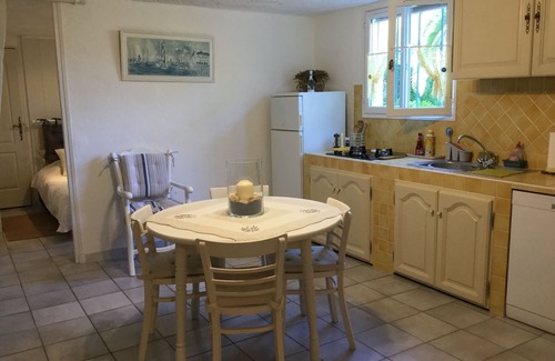 La Croix-Valmer Apartment | PROMO: air-conditioned 3 * 2-bedroom apartment, 600m from gigaro beach, garden.