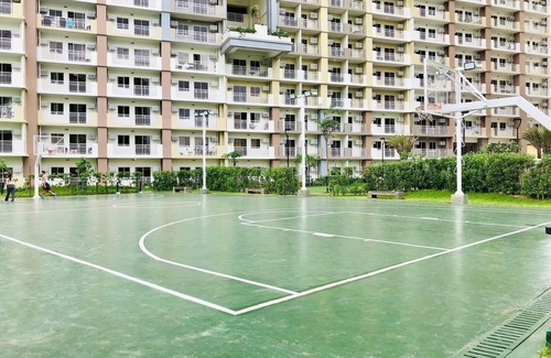 Cubao Apartment | Promo! BNew accessible 1BR condo w/city view