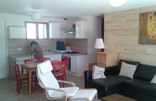 Saint-Cyr-la-Roche Cottage | Promo end of August 25% 3 bedroom cottage of 85m2 with south facing terrace of 60m2