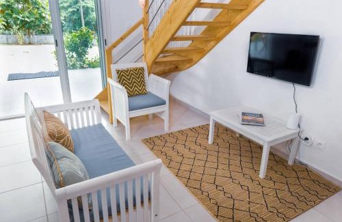 Lamentin Villa | Promo ! La Villa Armony, Havre de Paix avec Jardin Privé !