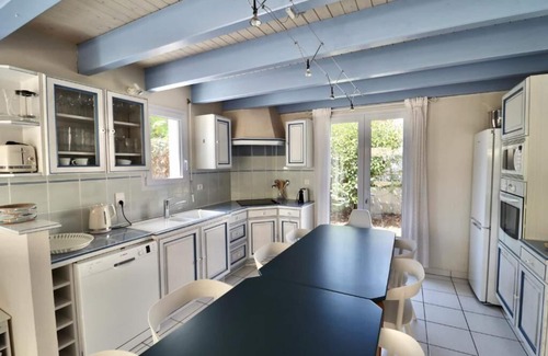 Saint-Georges-d'Oleron House | Property in Oléron/Swimming pool, 500 m beach, forest, cycle paths, 16 beds