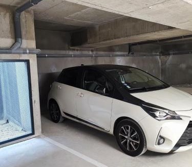 Maisons-Alfort Apartment | Propriété Privée Neuve 2025 - Parking Privé Gratuit - 10mn Paris RER D - Lit 160X200 - Tout équipé - De 1 à 4 pers - Near Paris Brand New Apart with Secure Parking