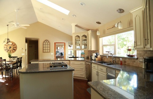 Sonora House | Prospector's Paradise - your resort destination in Sonora - Twain Harte!