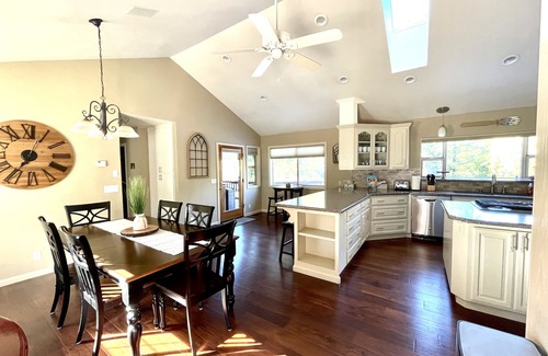 Sonora House | Prospector's Paradise - your resort destination in Sonora - Twain Harte!