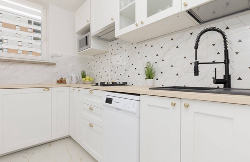 Mirow Apartment | Prosta 2/14 | Atmospheric Apartment | Desk