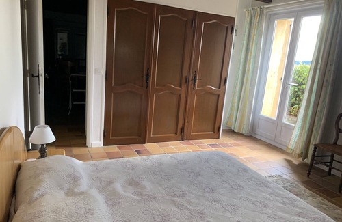 Suze-la-Rousse Other | Provencal 17th century stone farmhouse