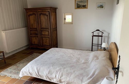 Suze-la-Rousse Other | Provencal 17th century stone farmhouse