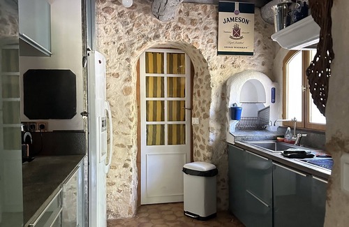 Roquevaire House | Provencal Bastidon in a green setting