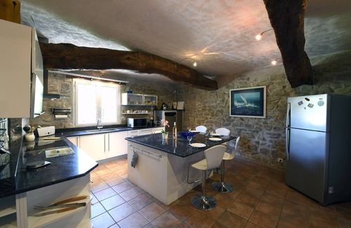 Caumont-sur-Durance Other | Provencal farmhouse rental of 200 m2 with swimming pool close to Avignon, Vaucluse