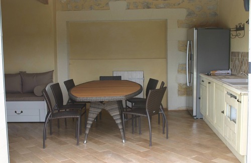 Belvezet House | Provencal farmhouse renovated with air-conditioned rooms and superb view not overlooked