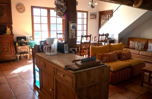 Reillanne House | Provencal house with swimming pool facing the luberon on 15,000 m of wooded land