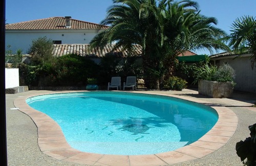 Pomerols House | Provencal house with PRIVATE SWIMMING POOL 10 km from beaches, Wifi and airco.