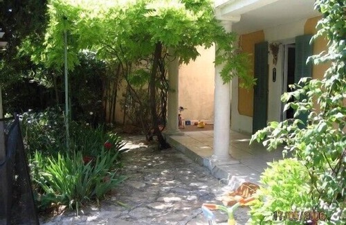 Toulon Villa | Provencal house with pool near beach in the south of France