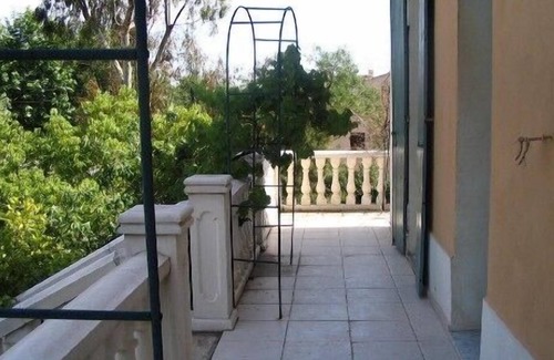 Toulon Villa | Provencal house with pool near beach in the south of France