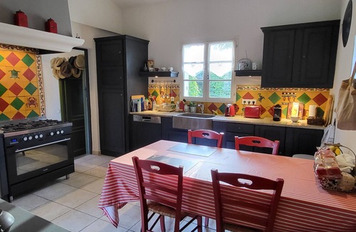 Aix-en-Provence Villa | Provencal Villa with luxury services situated 15mn by car from Aix center.