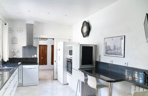 Nans-les-Pins Villa | PROVENCAL VILLA WITH SWIMMING POOL. THE MAS DES SENTES
