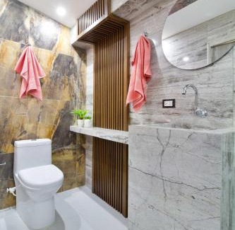 El Poblado Apartment | Provenza! Golden Jacuzzi - 5BR only 1 Block from lleras