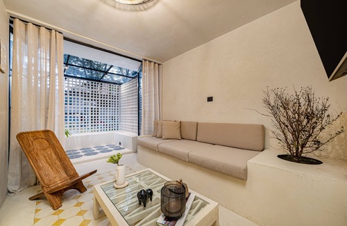La Florida House | Provenza Luxury Residence by HOUSY HOST
