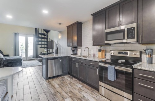 Long Beach Condo | Provides plenty of space for families or a friend's getaway!