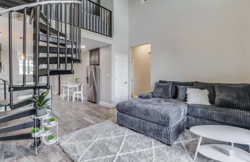 Long Beach Condo | Provides plenty of space for families or a friend's getaway!