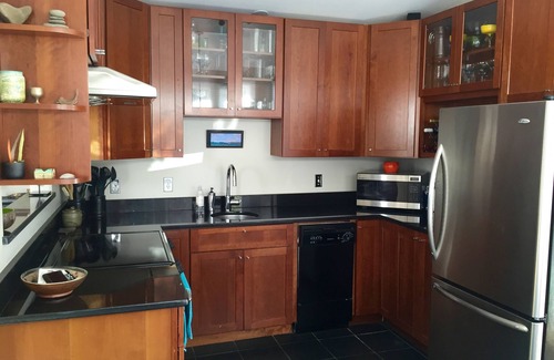 Provincetown Cottage | PROVINCETOWN Free Standing Cottage, Steps To The Beach nnn
