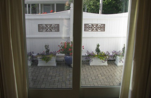 Provincetown Cottage | PROVINCETOWN Free Standing Cottage, Steps To The Beach nnn
